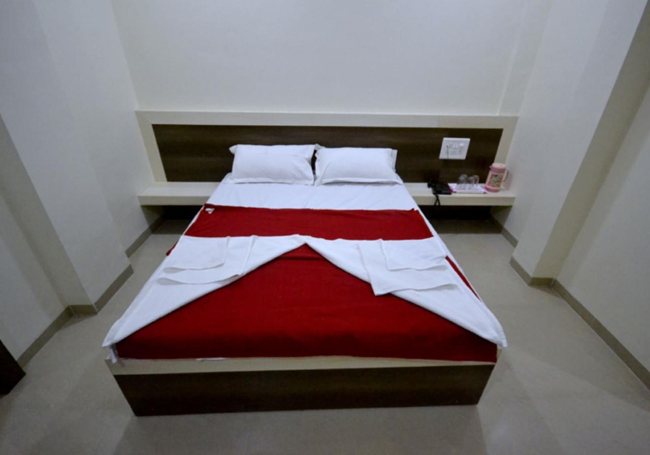 Hotel S S Palace Shirdi Exterior photo
