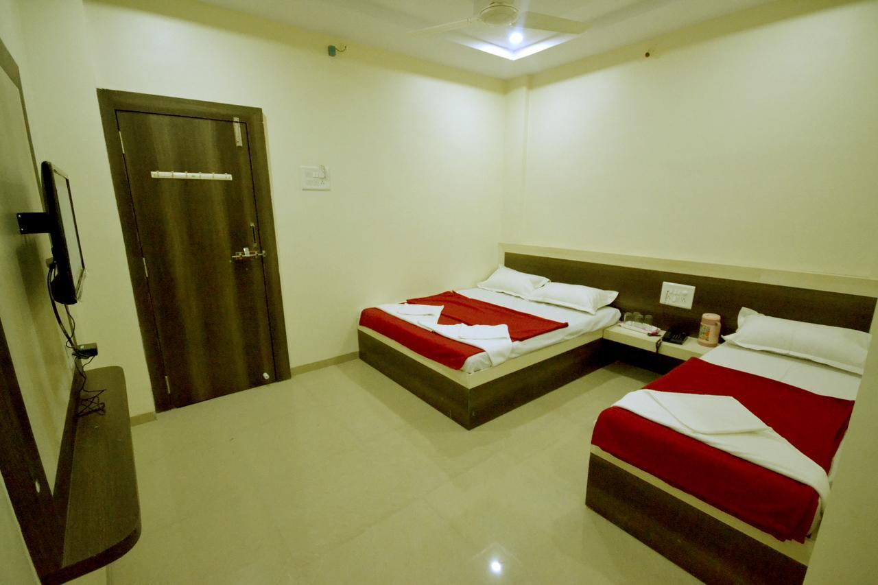 Hotel S S Palace Shirdi Exterior photo